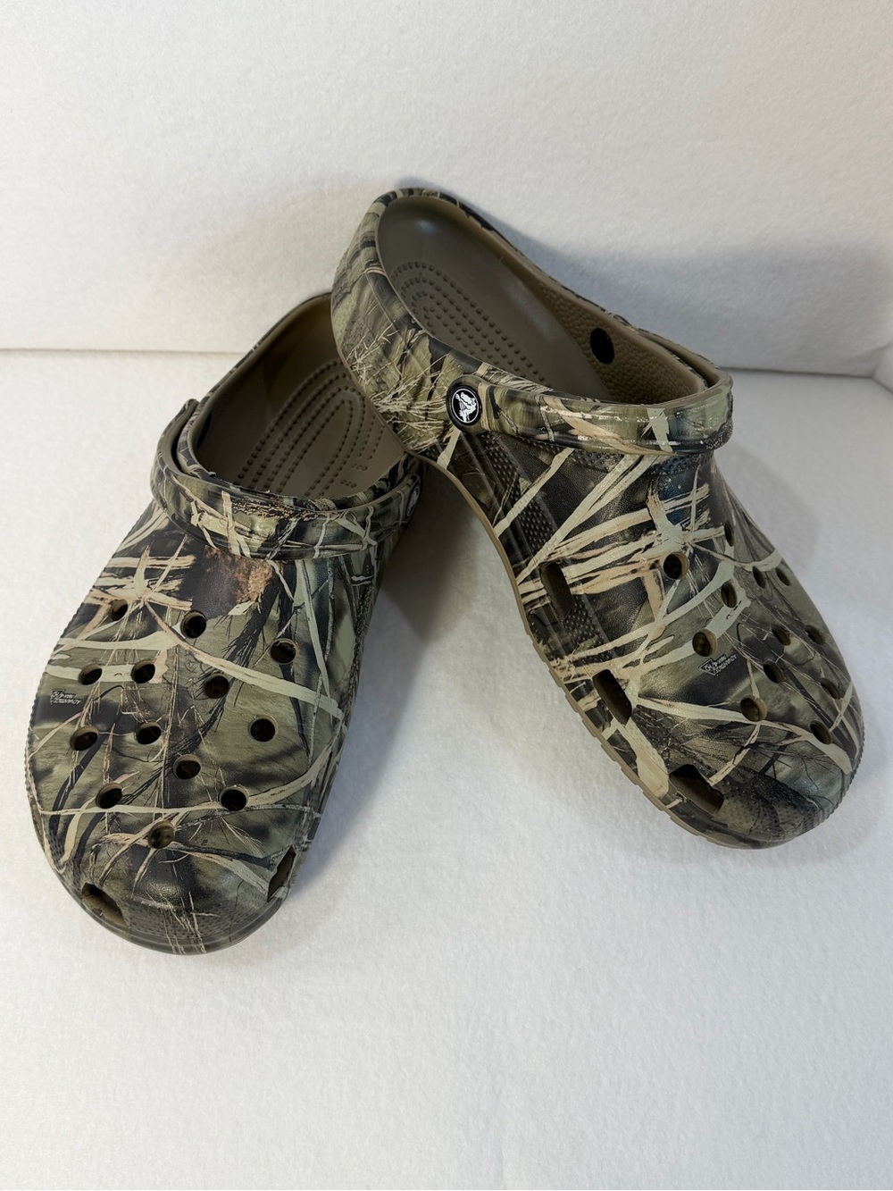 Men’s Camo Print Crocs Slip On Shoes Size 13 Like New